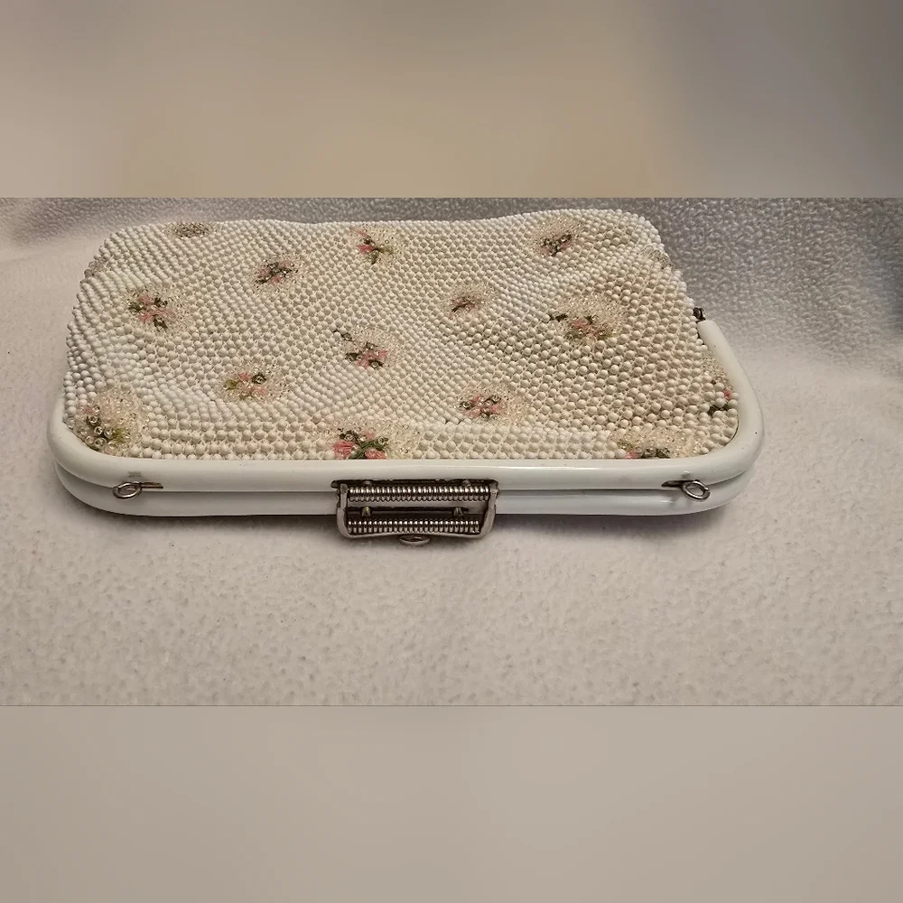 Elegant Floral Beaded Clutch